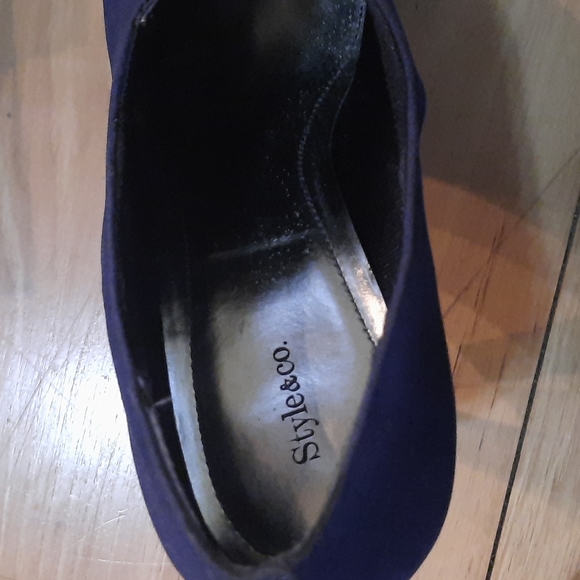 Navy Heels - Picture 6 of 6